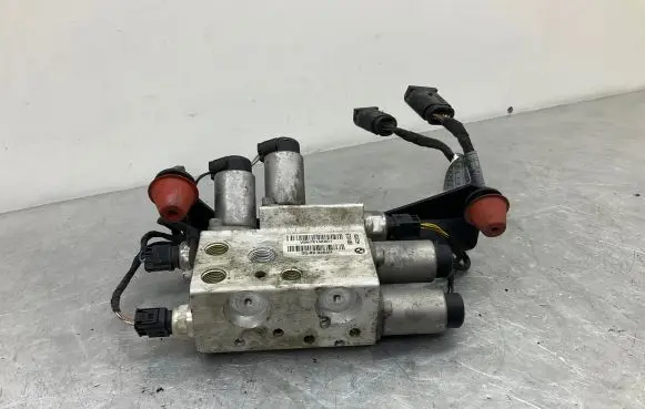 BMW 5 E60 E61 Active stabilizer control/valve assembly 6781488 39075232772 30090264H