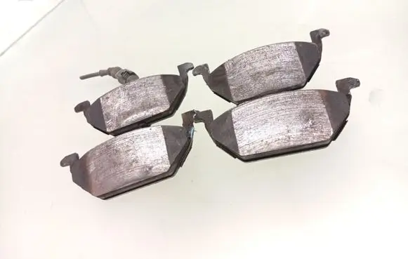 Volkswagen Golf VI Brake pads (front) 