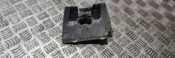 Volvo XC60 Fender mounting bracket 32216697