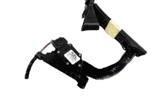 Accelerator throttle pedal