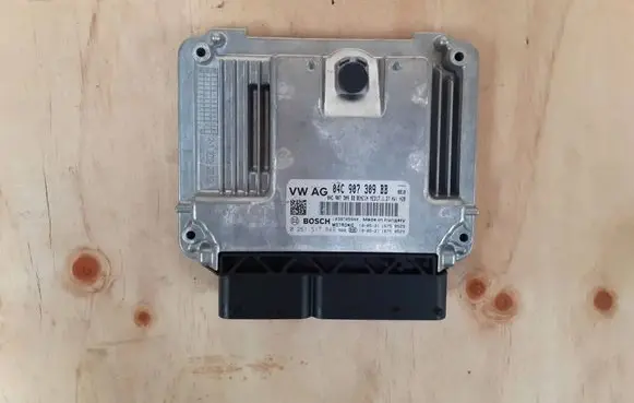 Volkswagen Golf VII Engine control unit/module ECU 04C907309BB-VW 04C907309BB