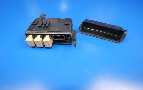 KIA Optima Relay mounting block 