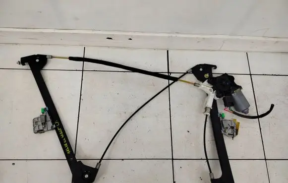 Mercedes-Benz CL C215 Front door window regulator with motor 