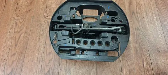 Renault Laguna III Tool set 995040007R