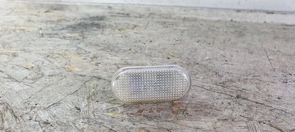 Nissan Navara D40 Front fender indicator light 011380 26160