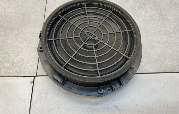 Audi A1 Front door speaker 8X0035415C
