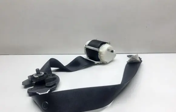 BMW X3 E83 Front seatbelt 3448357