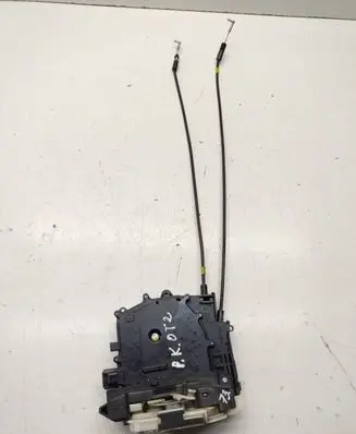 Mitsubishi Outlander Front door lock 07917