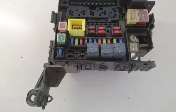 Mitsubishi Outlander Fuse module