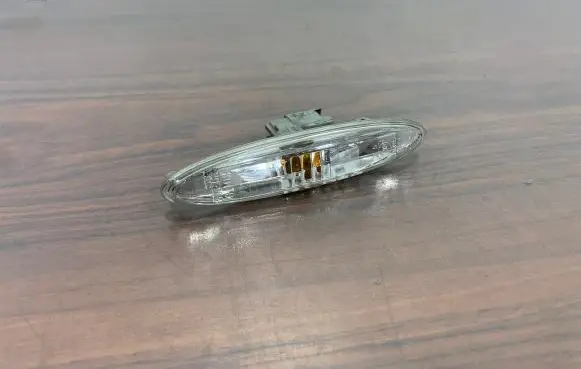 Lexus GS 300 350 430 450H Front fender indicator light