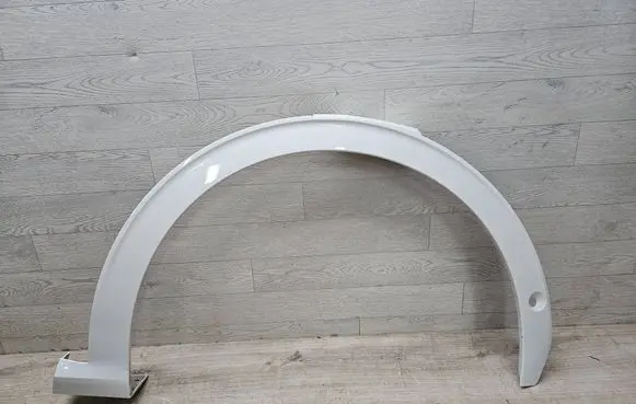 Fender trim (molding)