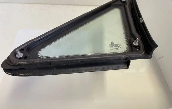Volkswagen Touran II Front triangle window/glass 1T0845412
