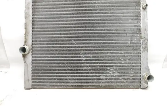 BMW 7 F01 F02 F03 F04 Coolant radiator 7570093 N2187002