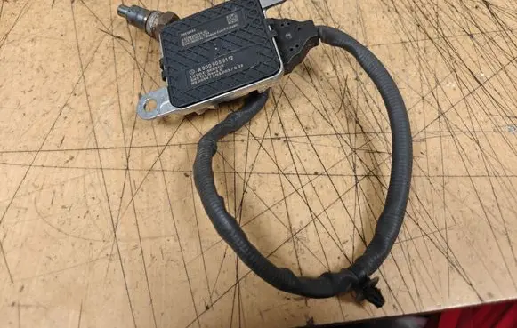 Mercedes-Benz Sprinter W907 W910 Lambda probe sensor A0009059112