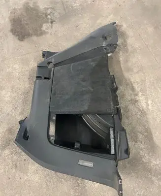 Volkswagen Touareg I Trunk/boot side trim panel 7L6867037