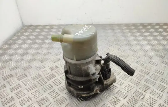 Volvo V70 Power steering pump 31329145