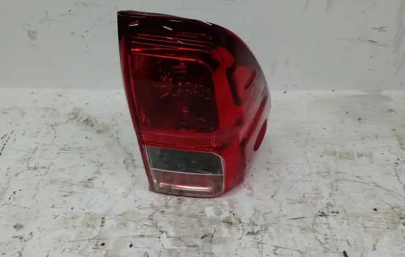 Toyota Hilux (AN120, AN130) Rear/tail lights