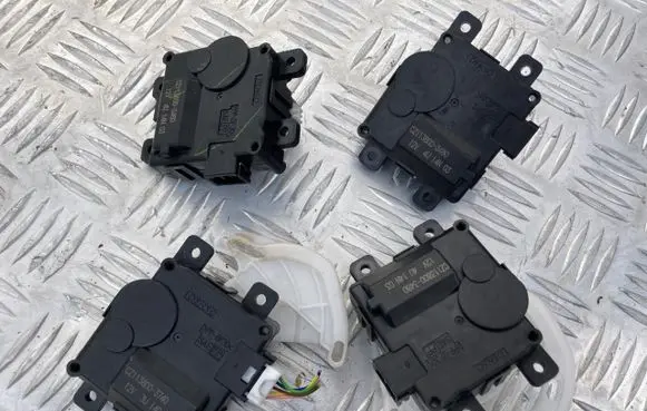 Suzuki SX4 S-Cross A/C air flow flap actuator/motor PK10767