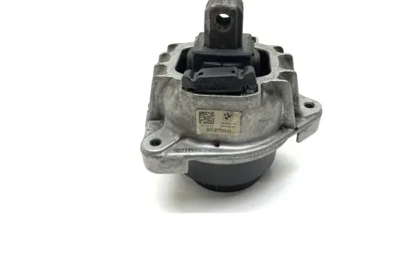 BMW 7 F01 F02 F03 F04 Engine mount bracket 6777374 677737401