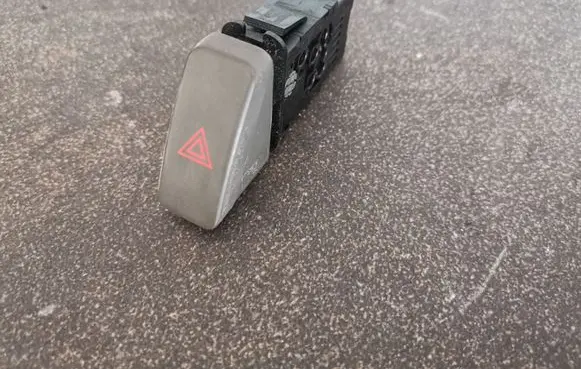 Mazda Premacy Hazard light switch 03190030 B25D664H004