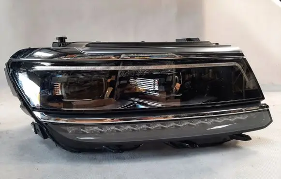 Volkswagen Tiguan Headlight/headlamp 5NB941082D