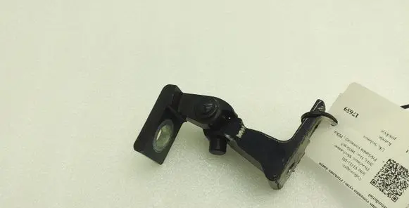 Volkswagen Jetta VI Front door upper hinge 8K0831401H