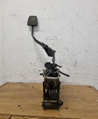 Toyota Corolla Verso AR10 Brake pedal