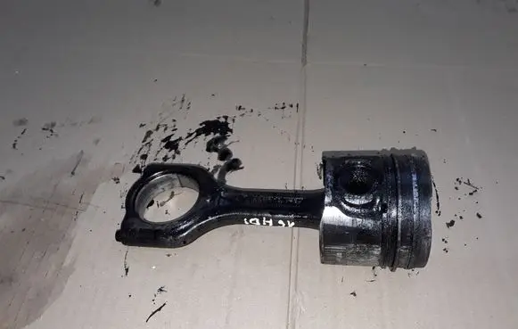 Citroen C3 Picasso Piston with connecting rod 619