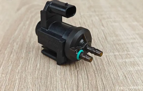 BMW 4 G22 G23 G24 G26 Vacuum valve 8570591