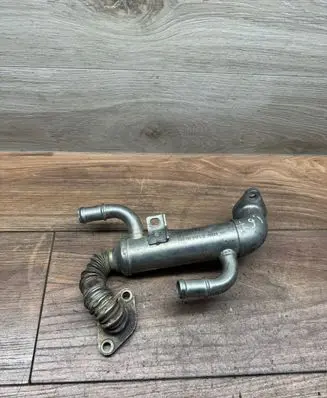 Skoda Fabia Mk2 (5J) EGR valve cooler 045131513L V420