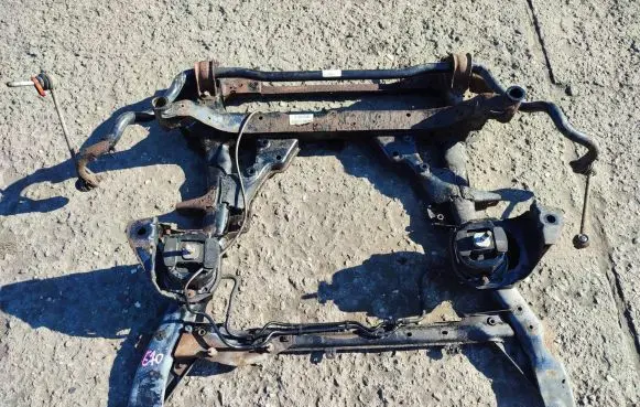 BMW X5 E70 Front axle beam 