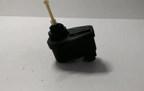 Audi 80 90 S2 B4 Headlight level adjustment motor 8A0941295 0307851346