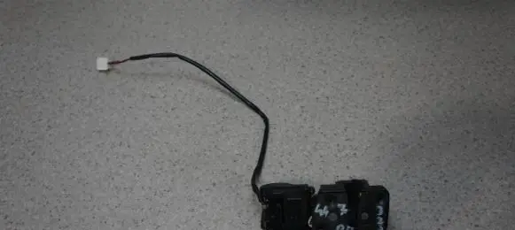 Mazda 323 F Front door lock