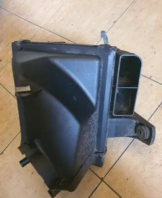 Audi A6 S6 C5 4B Air filter box 4B0133837E