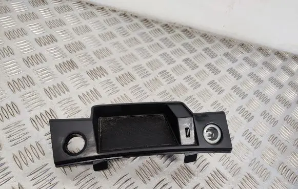 Audi Q5 SQ5 USB socket connector 80B864131A