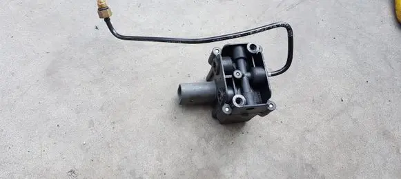 BMW X5 E70 Air suspension valve block 