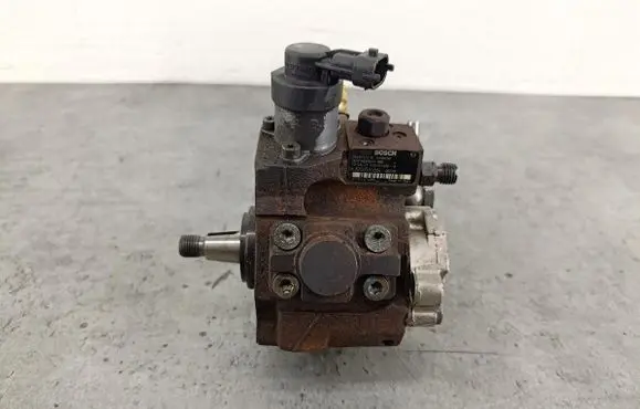 Renault Megane III Fuel injection high pressure pump 