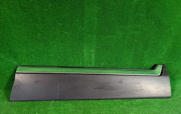 Honda CR-V Front door trim (molding) 75312-TLA-A0-20