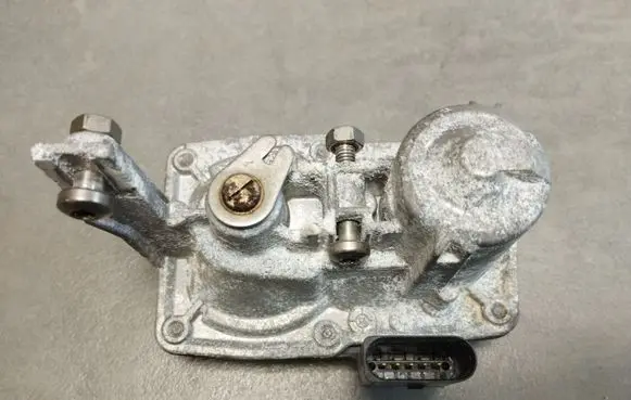 Audi A5 Sportback 8TA Intake manifold valve actuator/motor 3Q0253691F