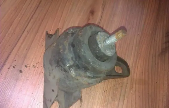 Ford Mondeo MK II Engine mount bracket 97bb6038bc