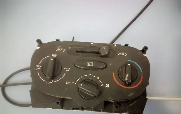 Peugeot 206 Climate control unit 1068901