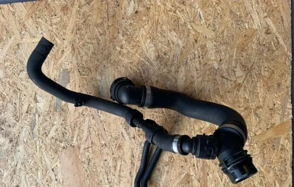 Mercedes-Benz E W213 Engine coolant pipe/hose A2135014801 CT159375 667065A1