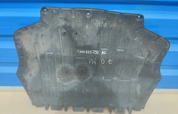 Volkswagen Golf VI Engine splash shield/under tray 1K0825237AG