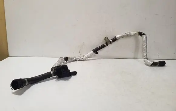 Volvo XC90 Engine coolant pipe/hose 31439718