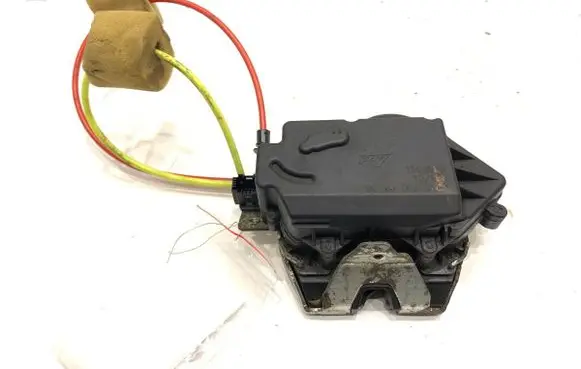 Mercedes-Benz E W211 Tailgate exterior lock A2117400035