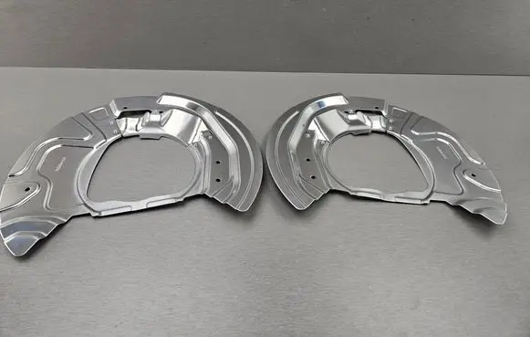 BMW X5 E70 Front brake disc dust cover plate 6895049 6895050 34106895049
