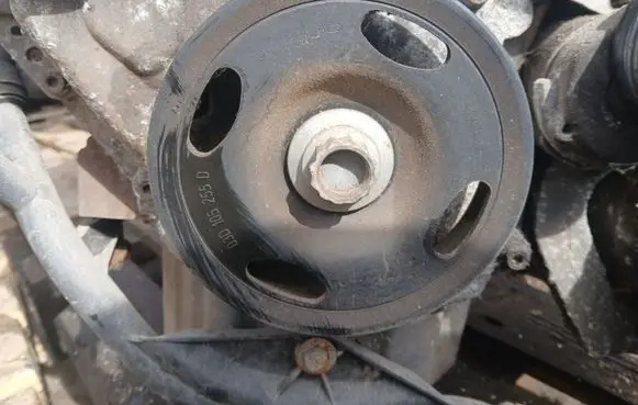 Skoda Octavia Mk2 (1Z) Crankshaft pulley 03D105255D