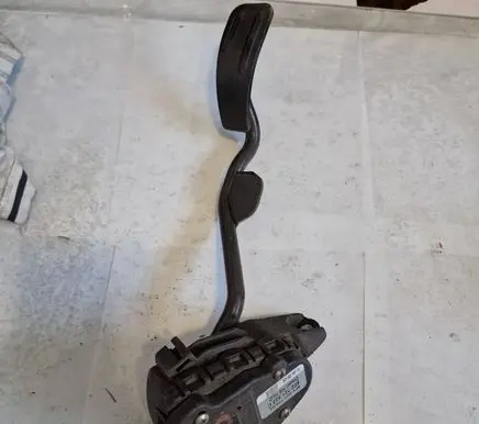Audi A4 S4 B6 8E 8H Accelerator throttle pedal 8E2721523C 6PV00777033