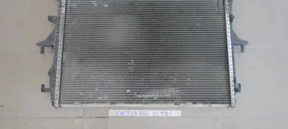 Volkswagen Touareg III Radiator set 7L0121253A E1470