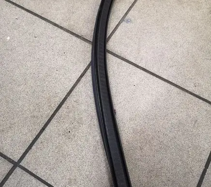 Volvo V40 Front door rubber seal